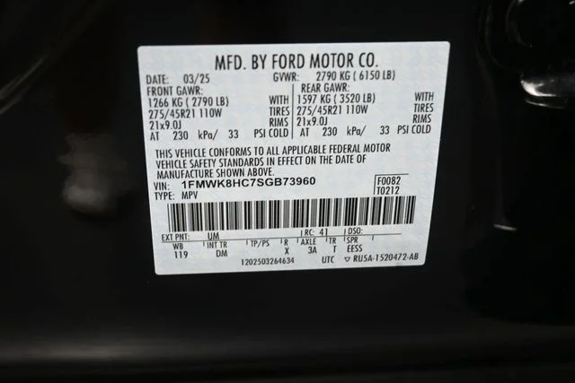 Used 2025 Black Metallic Ford Platinum image 38