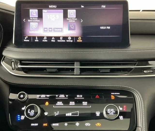 Certified Used 2025 Mineral INFINITI LUXE image 15