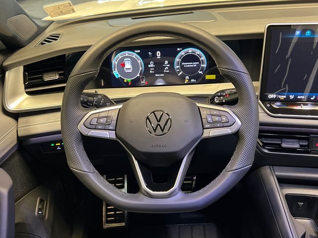 New 2026 White Volkswagen 2.0T SE R-Line Black image 10