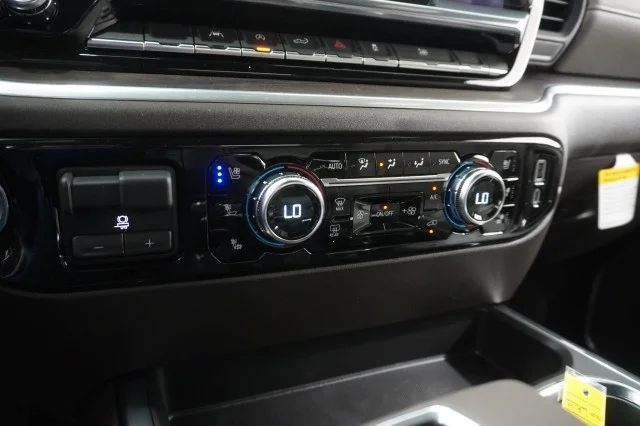 New 2026 Summit White GMC SLT image 34