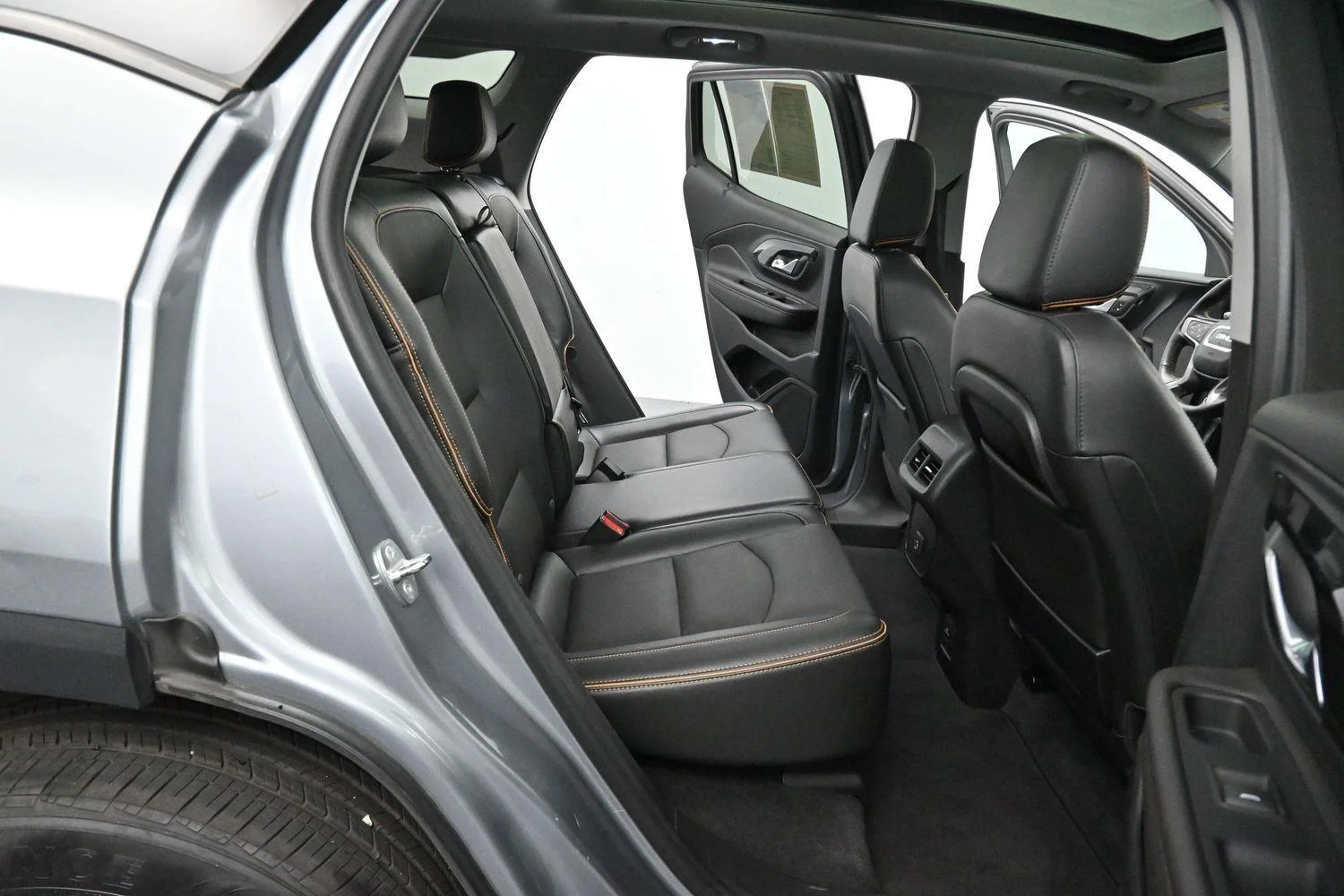 Used 2023 Sterling Metallic GMC AT4 image 37