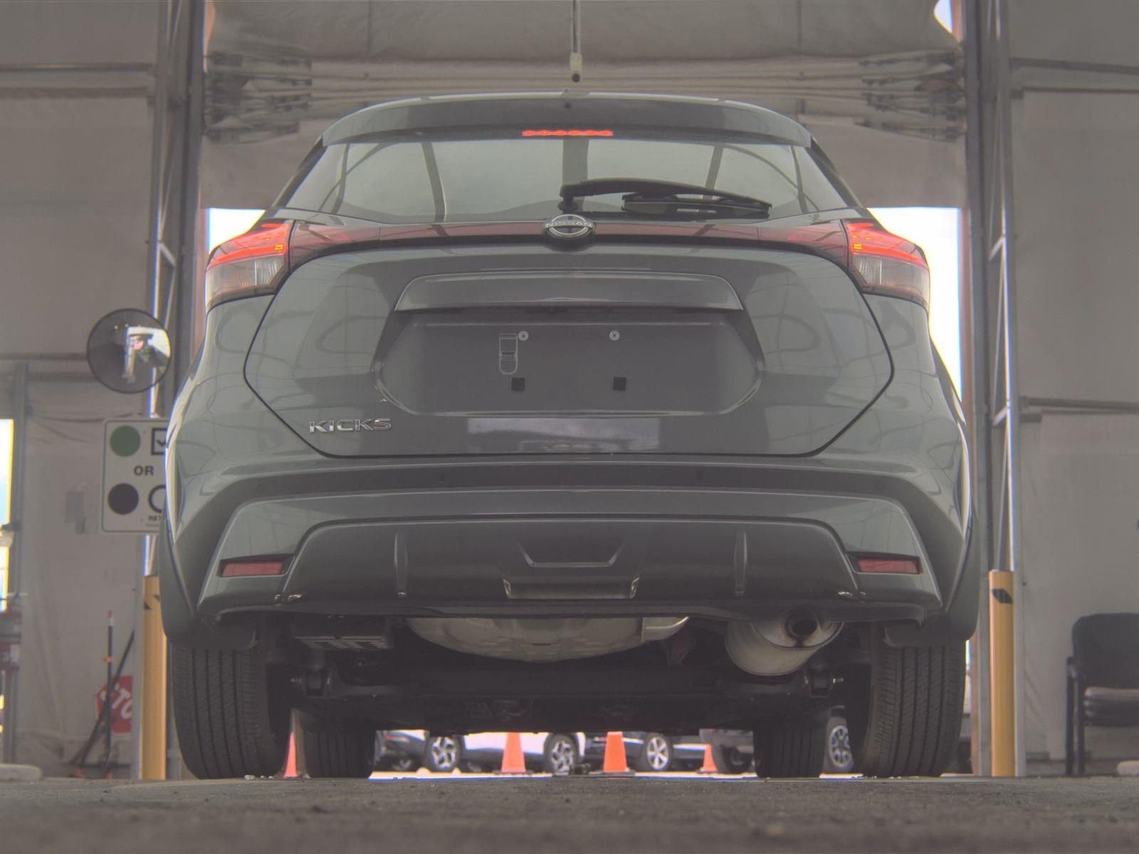 Used 2024 Gray Nissan S image 6