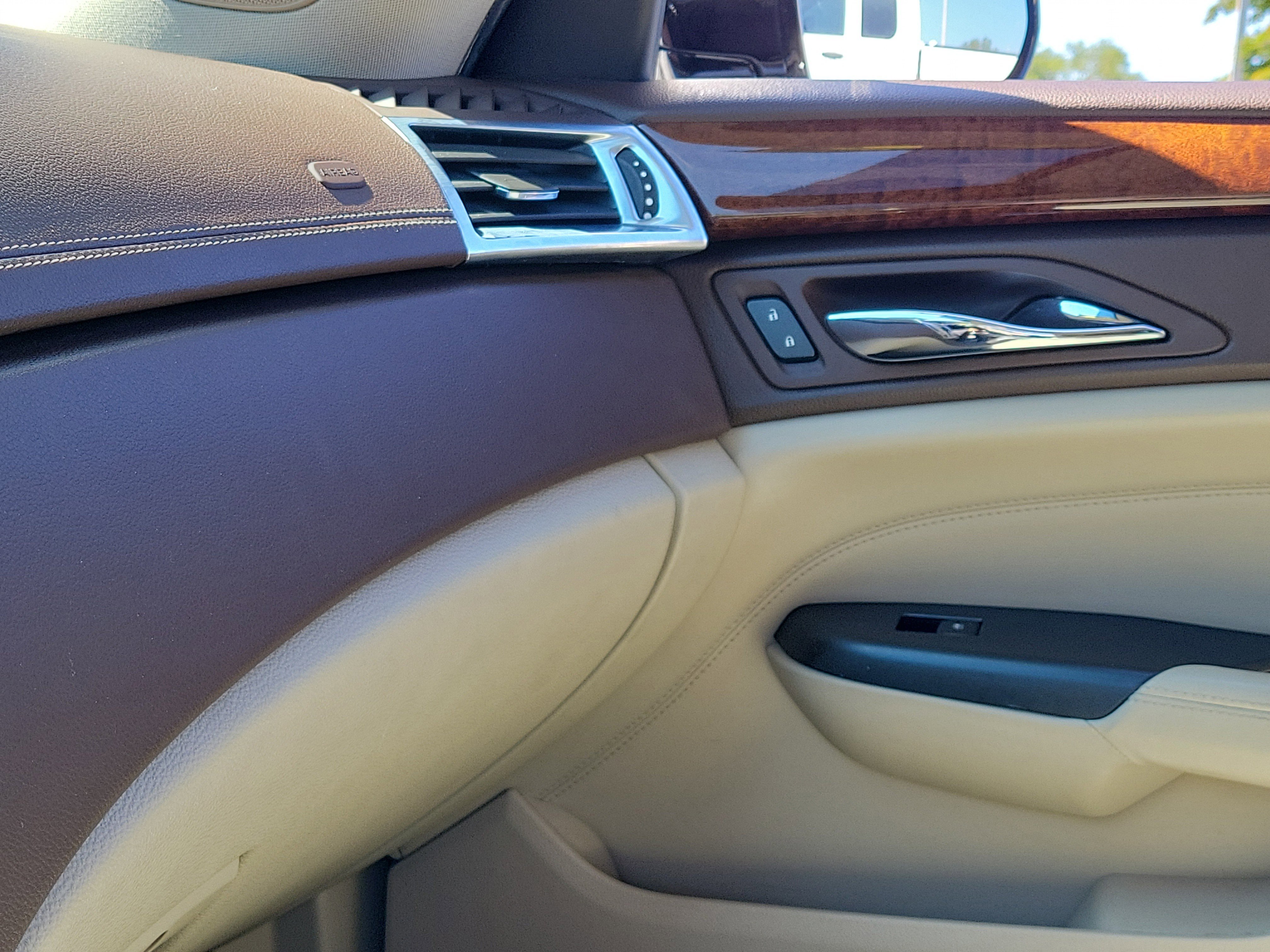 Used 2013 Silver Coast Metallic Cadillac Performance image 29