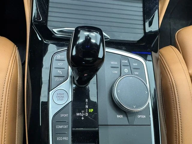 Used 2024 Black Sapphire Metallic BMW xDrive30i image 28