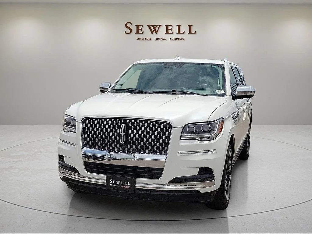 Used 2022  Lincoln Black Label image 1