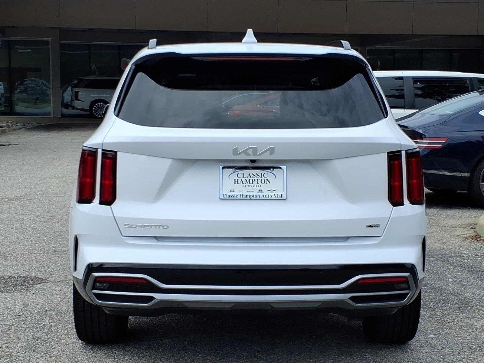 Used 2023 Glacial White Pearl Kia SX image 9
