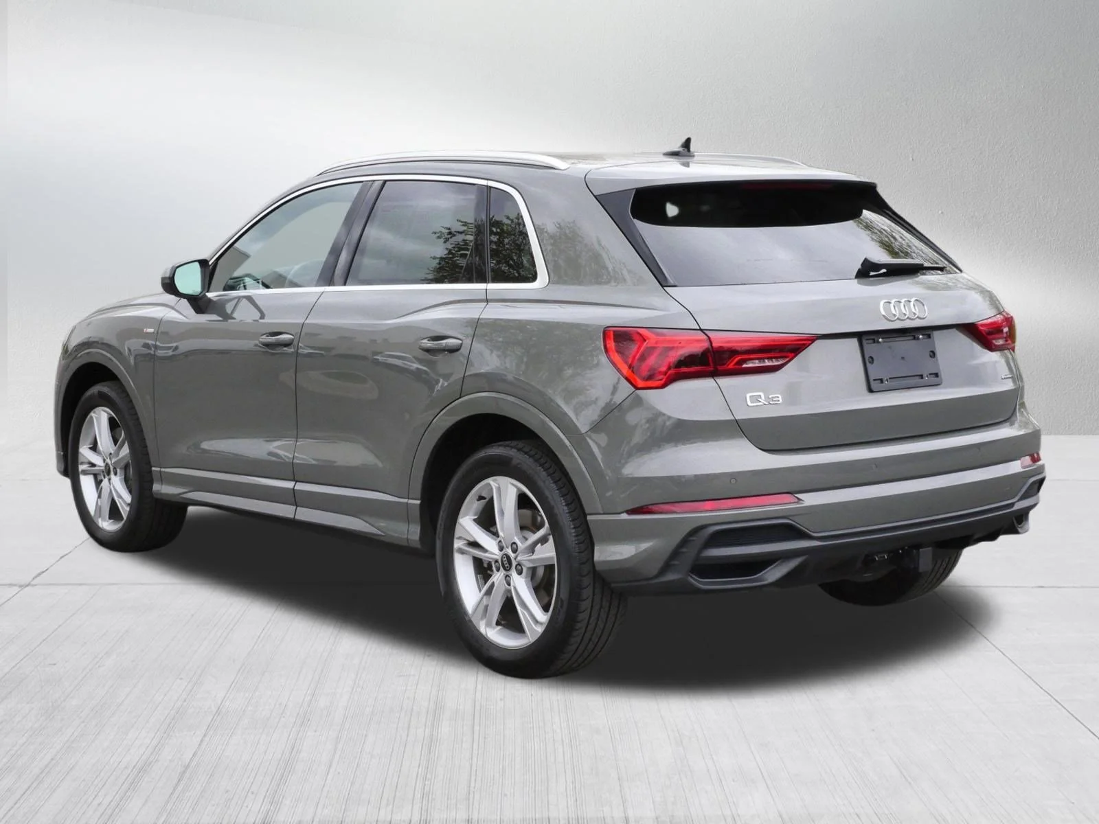 Used 2023 Chronos Gray Metallic Audi S line Premium image 5