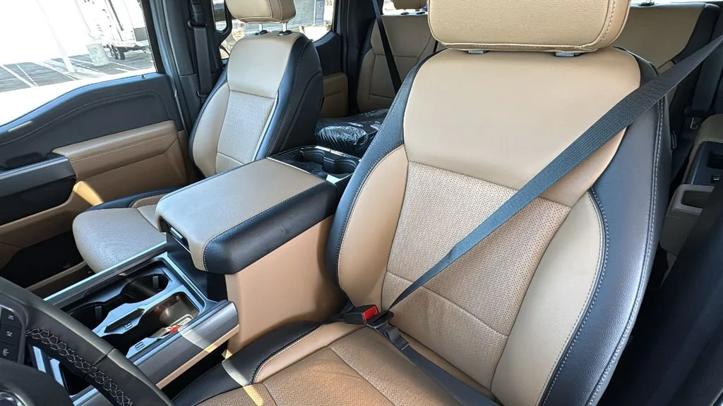 New 2026 Glacier Gray Metallic Tri-Coat Ford F-250® Lariat® image 16