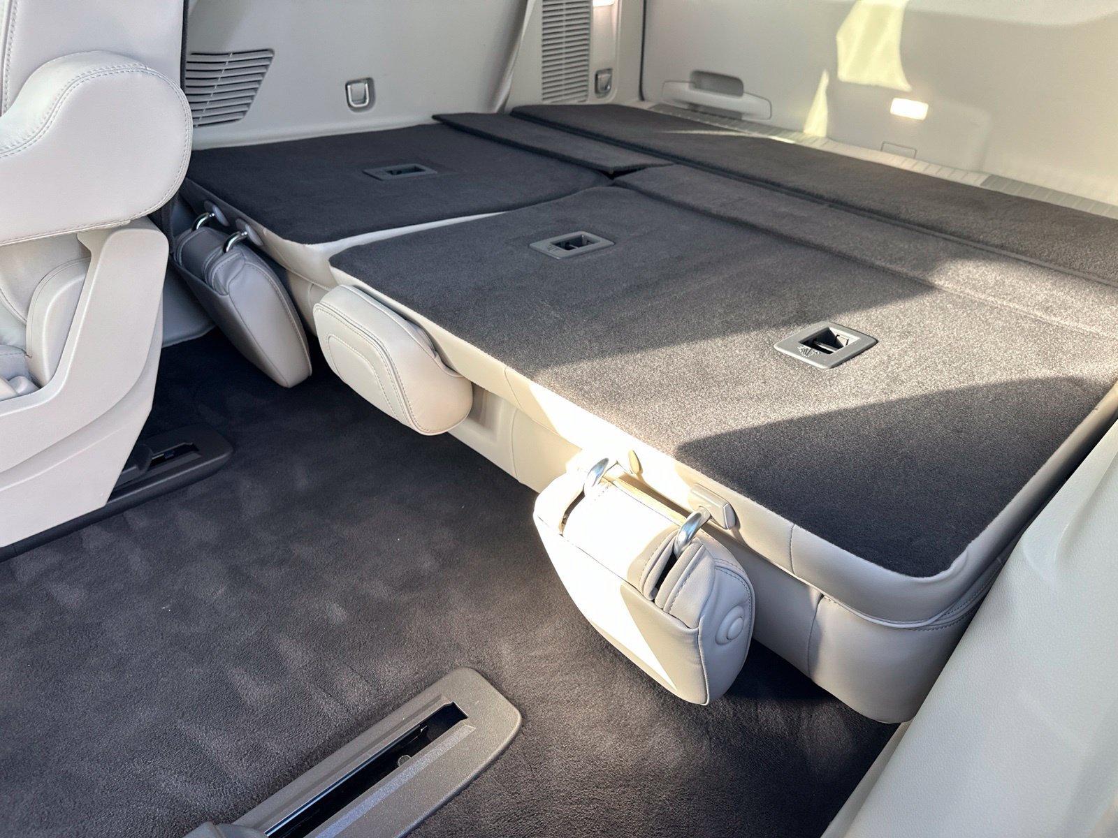 Used 2019 White Lincoln Reserve image 27