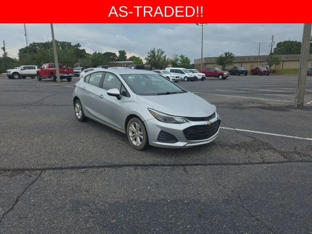 2019 Chevrolet Cruze LT Hatchback Auto's photo