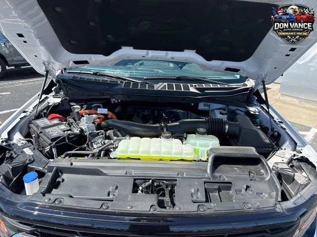 New 2025 Oxford White Ford XLT image 42