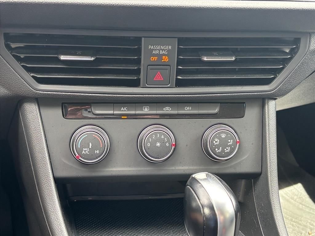 Used 2019 Platinum Gray Metallic Volkswagen 1.4T S image 18