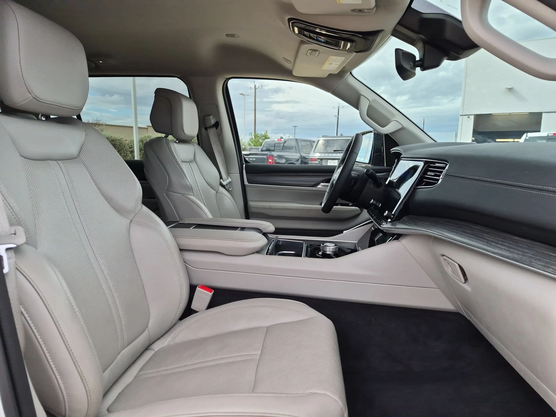 Used 2024 White Jeep Series II image 26