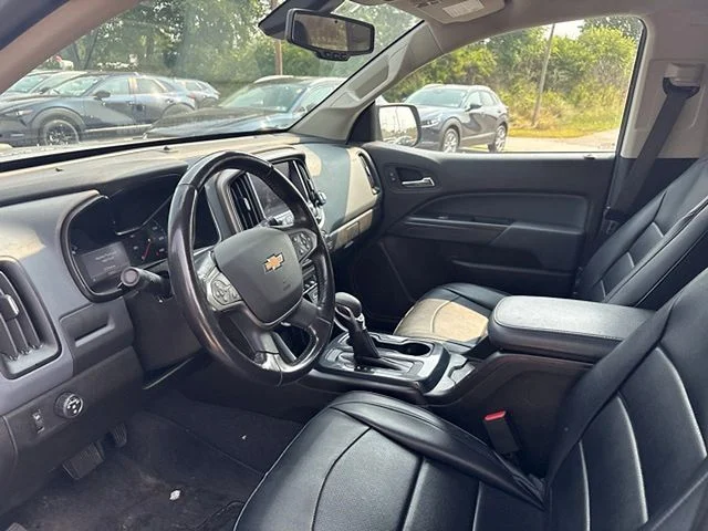 Used 2022 Gray Chevrolet Z71 image 9