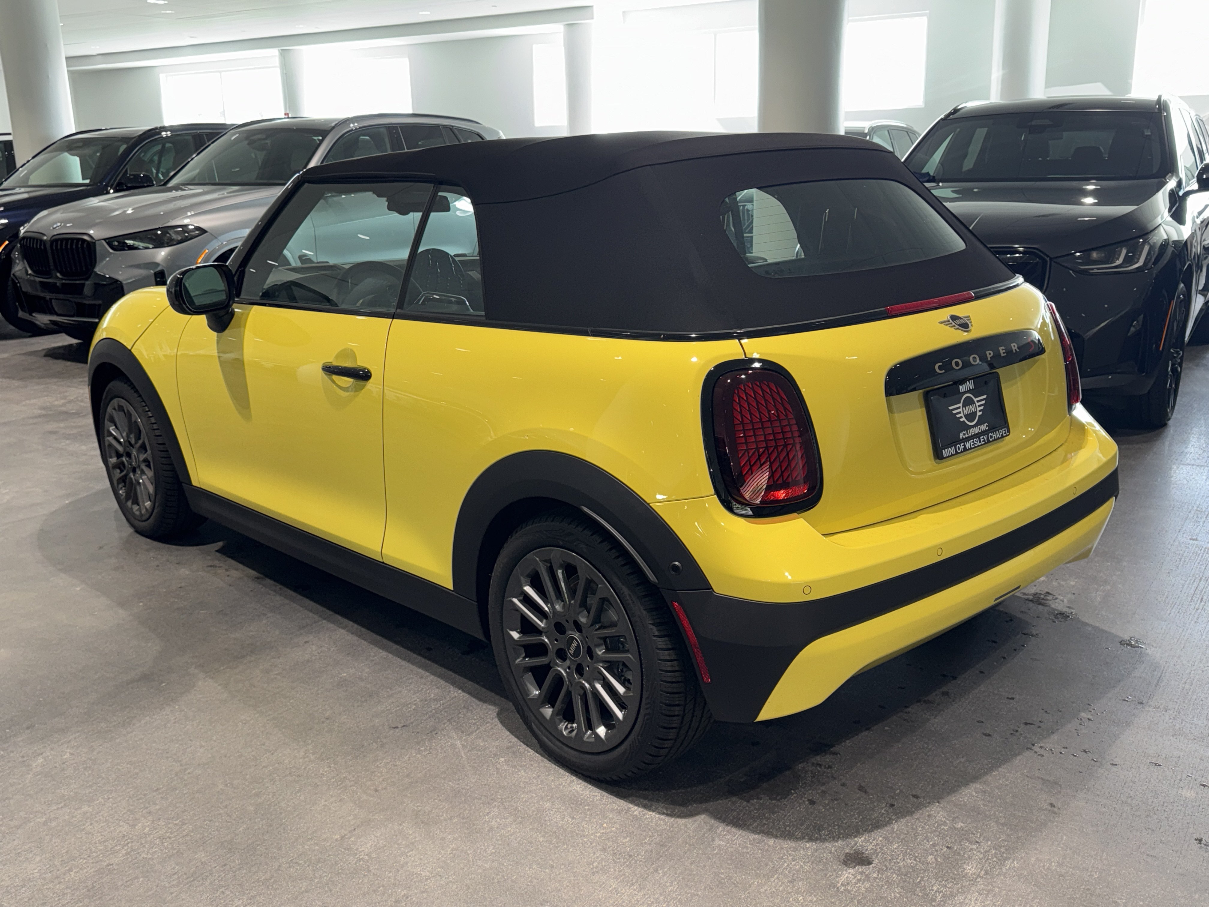 New 2026 Yellow MINI Signature Plus image 5