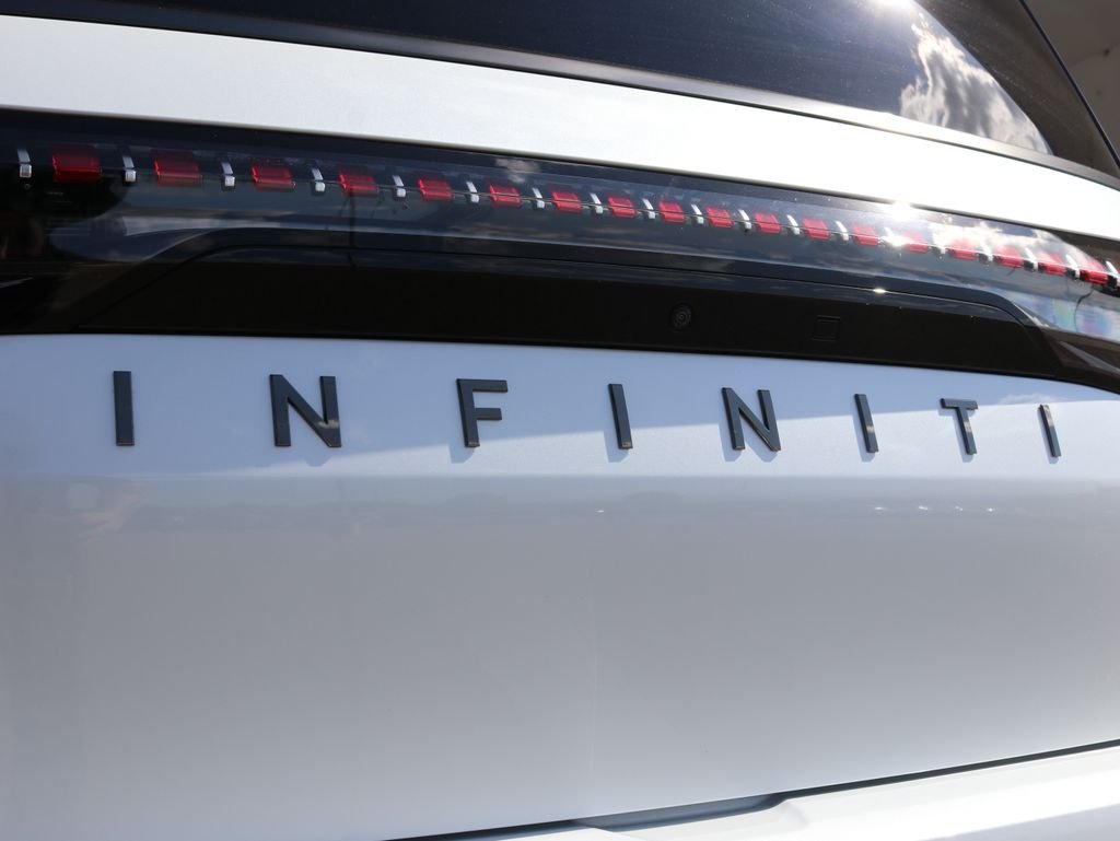 New 2027 RADIANT WHITE INFINITI Autograph 4WD image 35