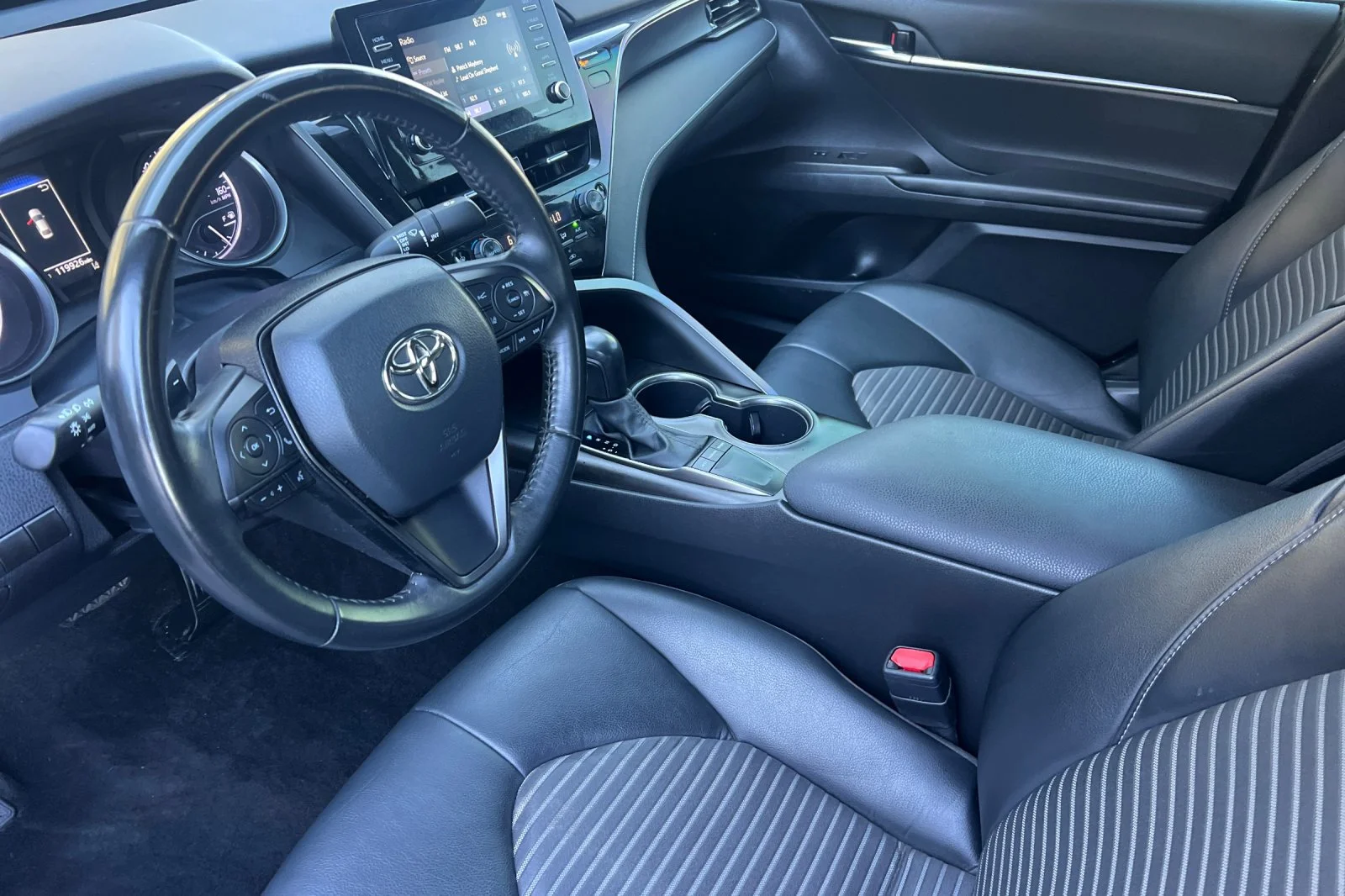 Used 2022 Midnight Black Metallic Toyota SE image 9