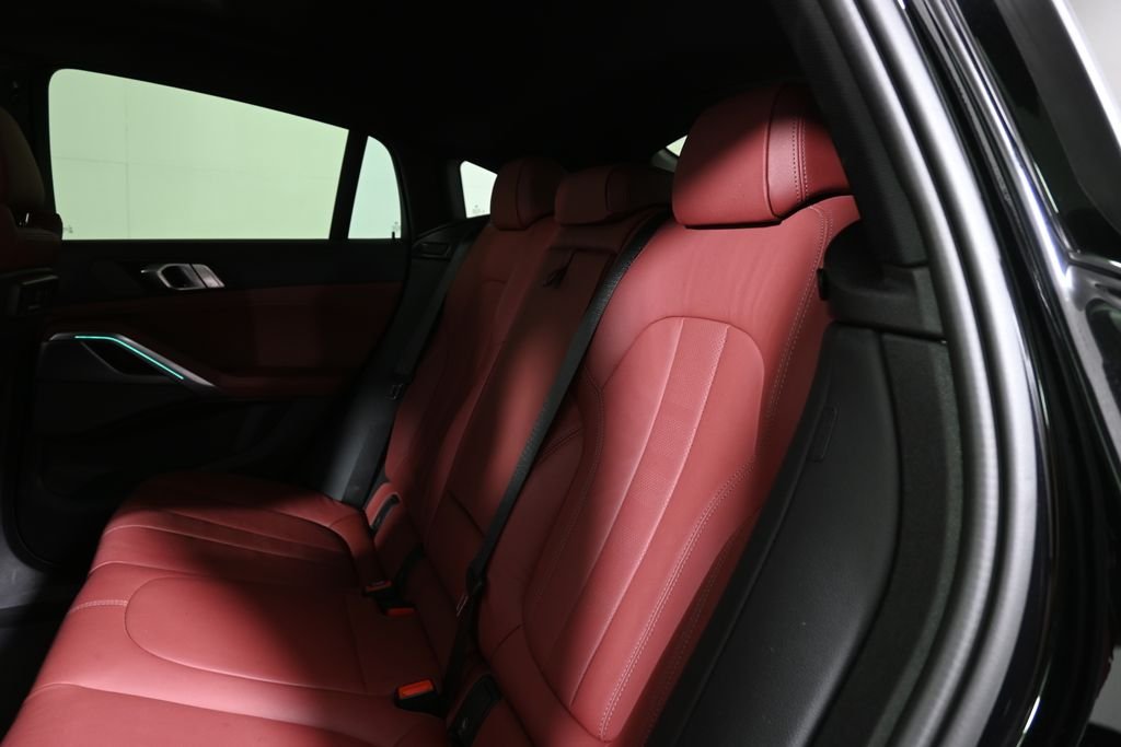 Used 2022 Black Sapphire Metallic BMW xDrive40i image 6