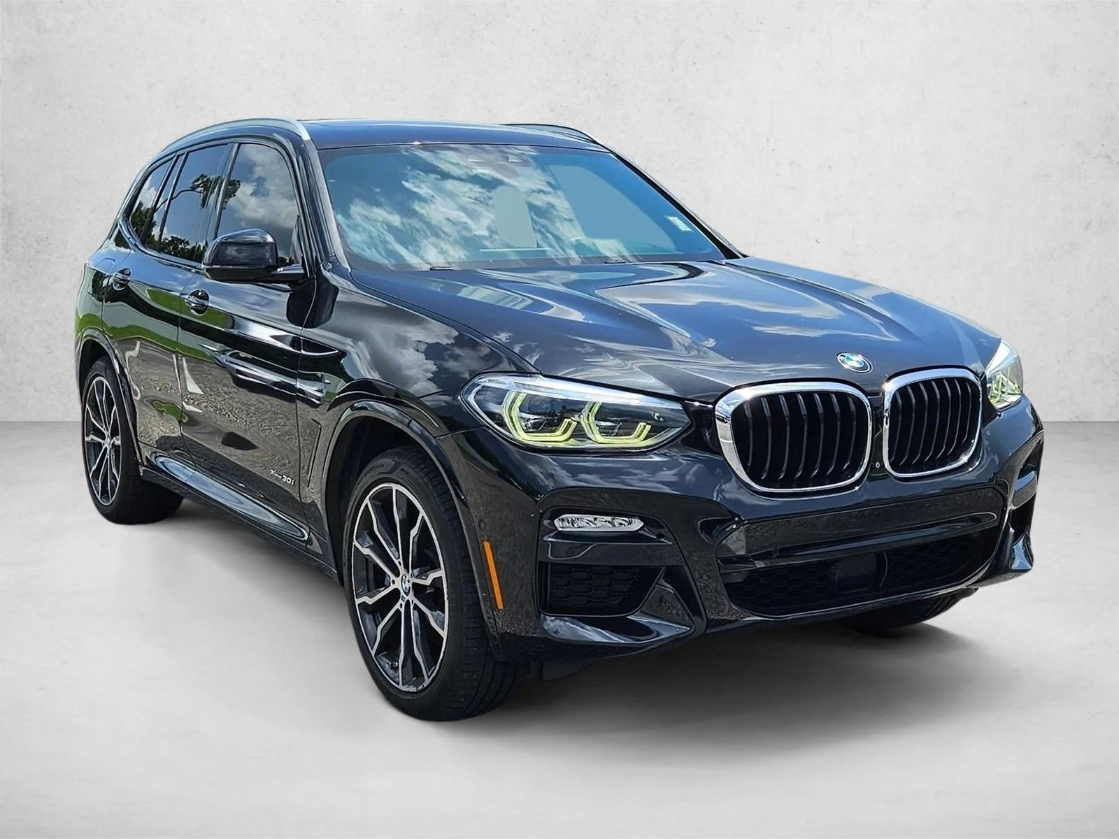 Used 2018 Black Sapphire Metallic BMW xDrive30i image 4