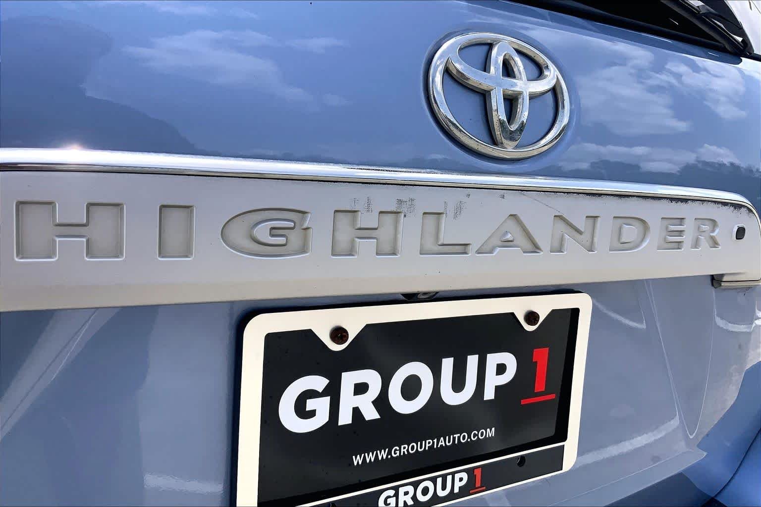 Used 2010 Waveline Pearl Toyota Limited image 9