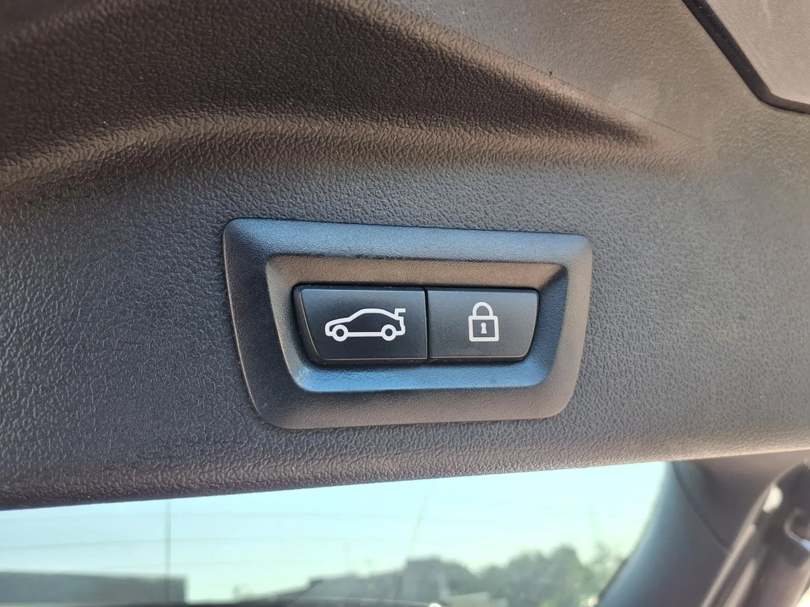 Used 2019 Arctic Gray Metallic BMW xDrive40i image 26