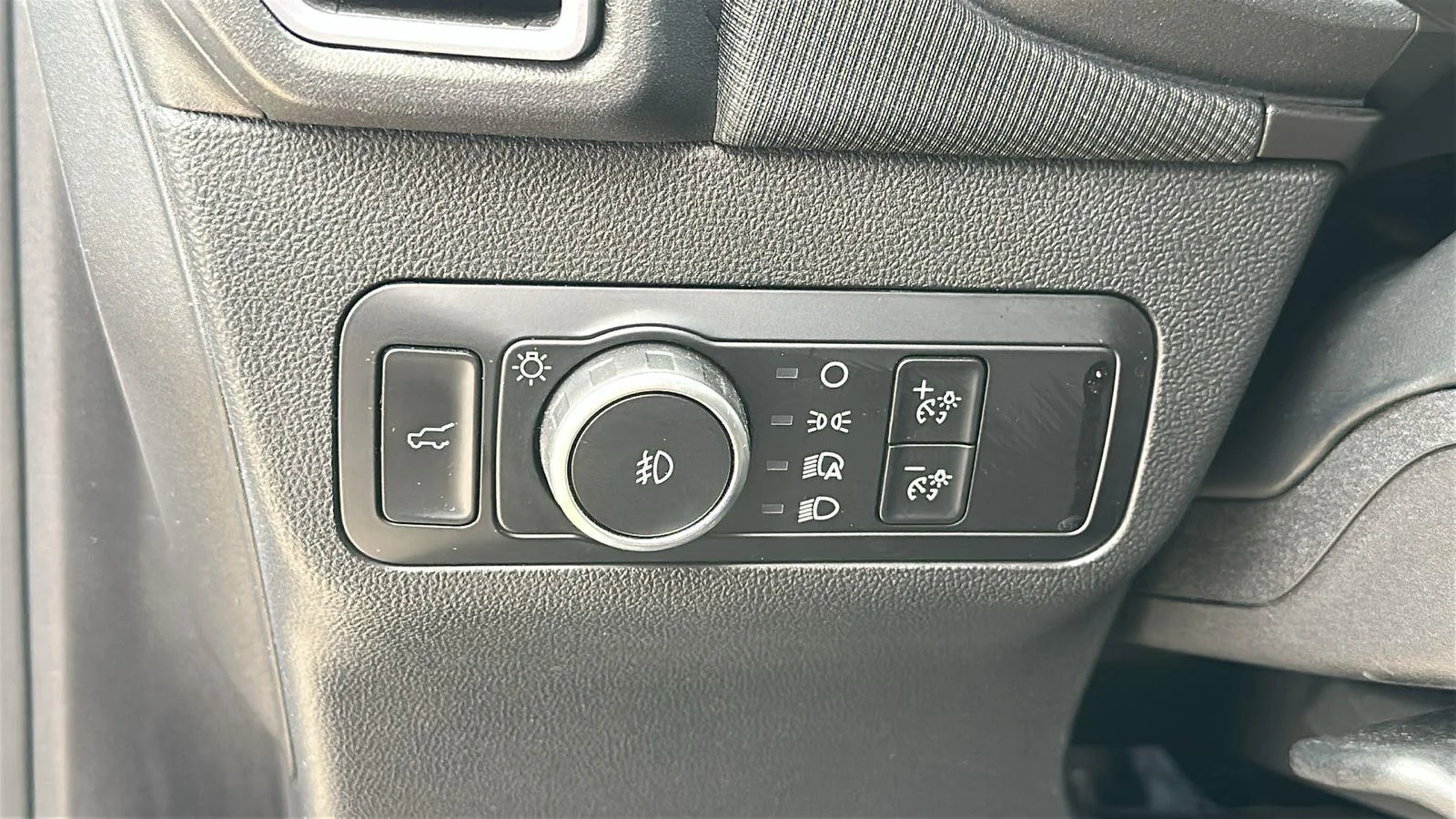 Used 2025 Oxford White Ford Outer Banks image 12