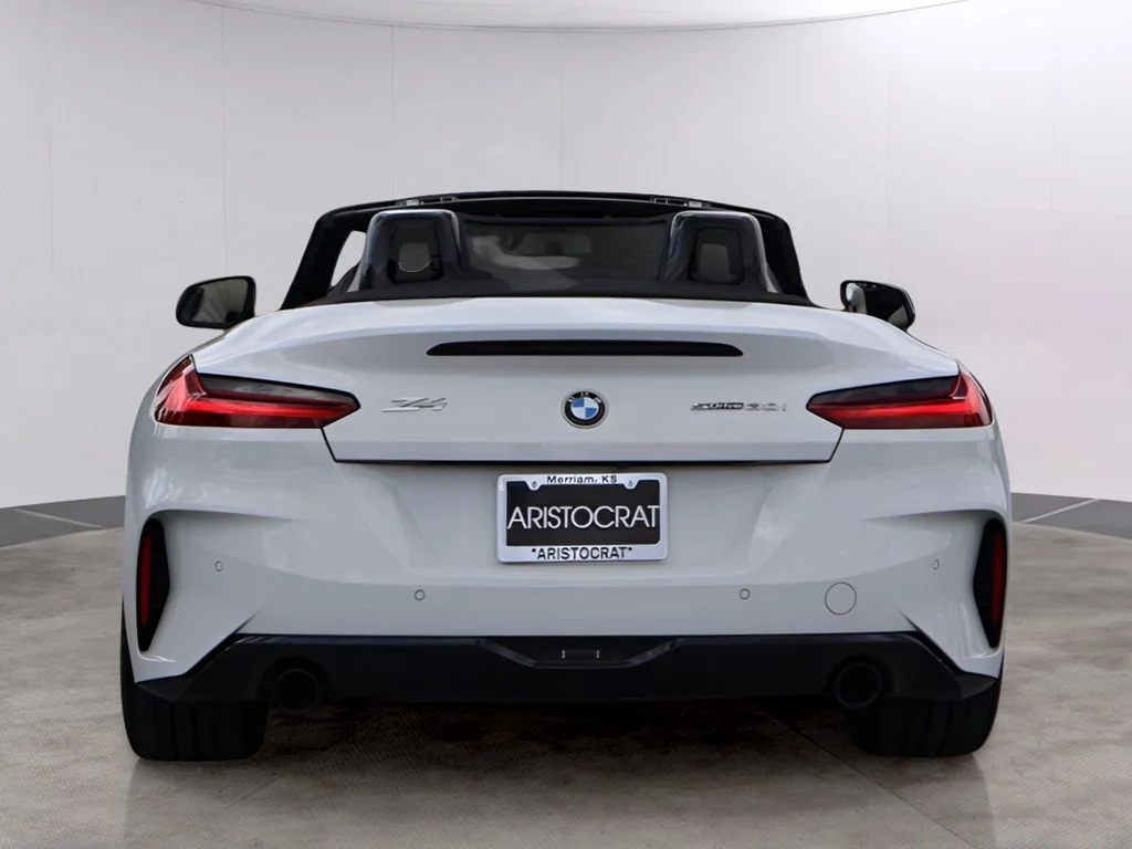 Used 2019 Alpine White BMW sDrive30i image 6