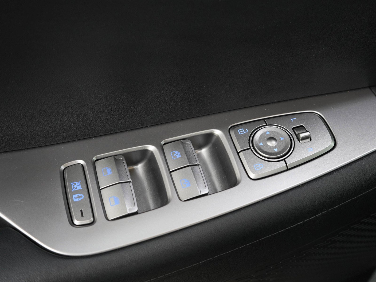 Used 2020 Rainforest Hyundai SEL AWD image 23