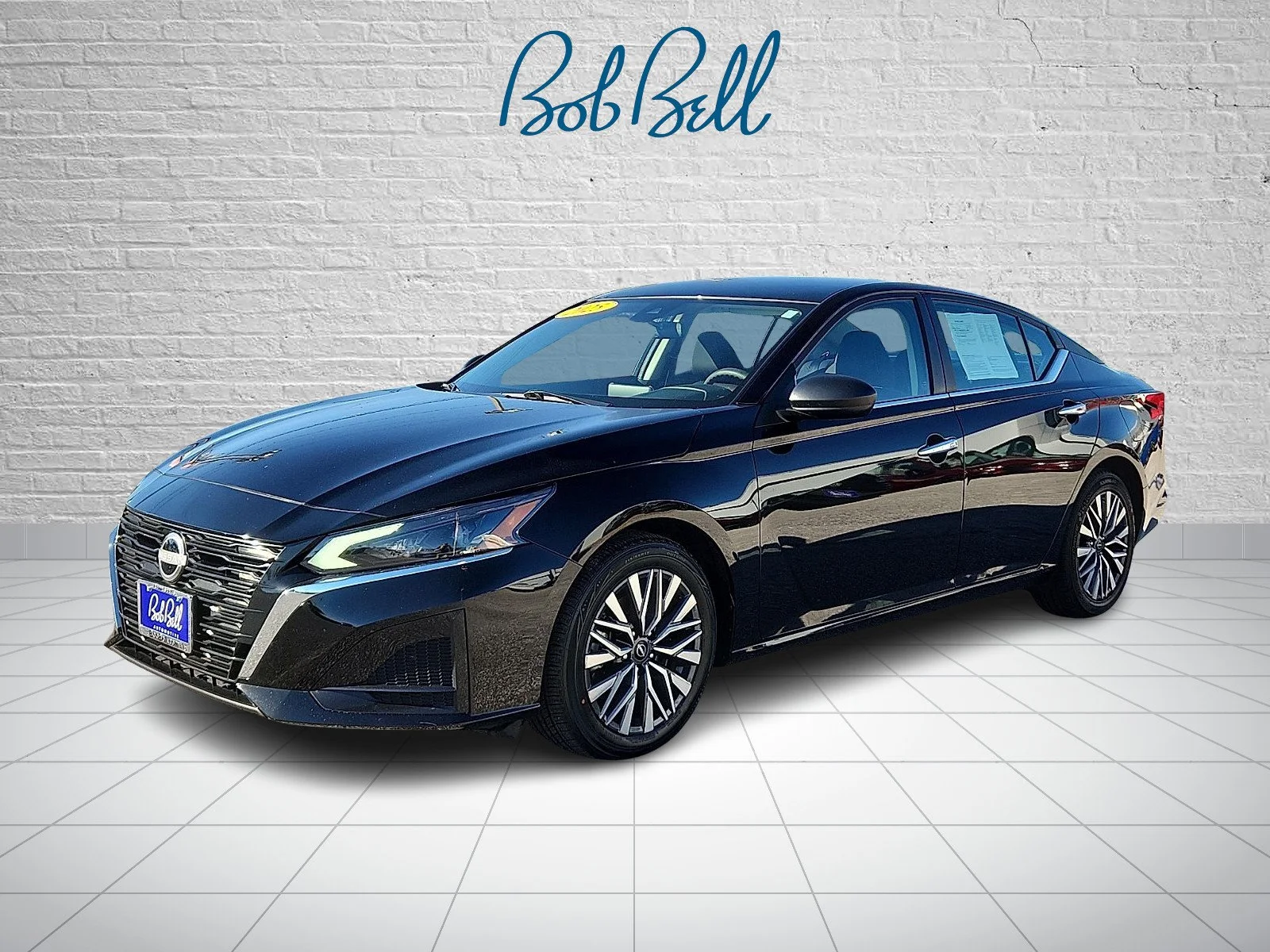 Used 2025 Super Black Nissan 2.5 SV image 3