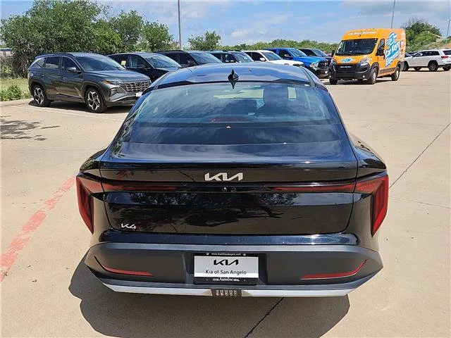 Used 2025 Aurora Black Pearl KIA LX image 4