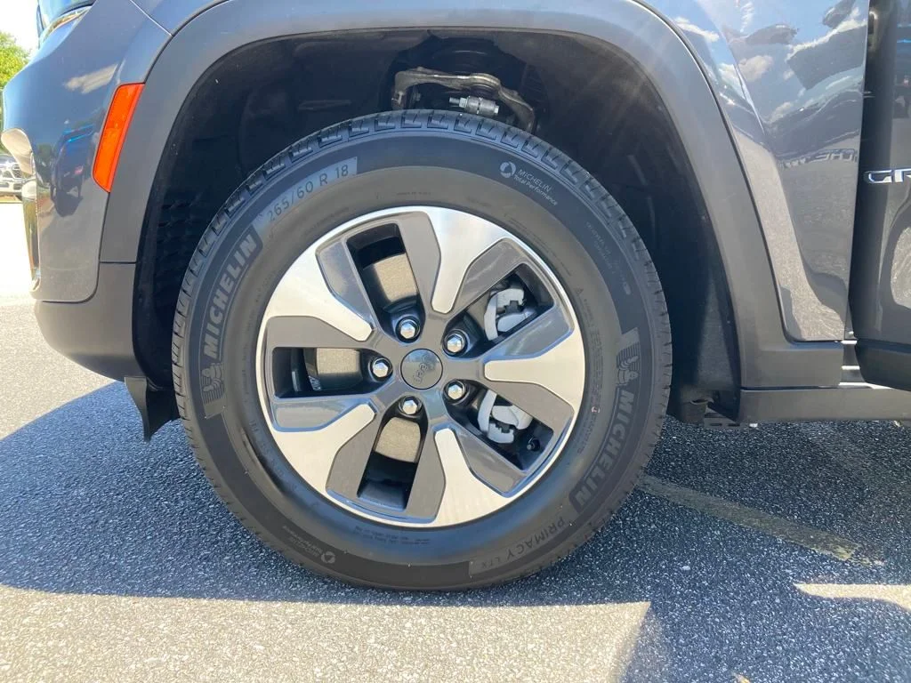 New 2024 Baltic Gray Metallic Clearcoat Jeep 4xe image 25