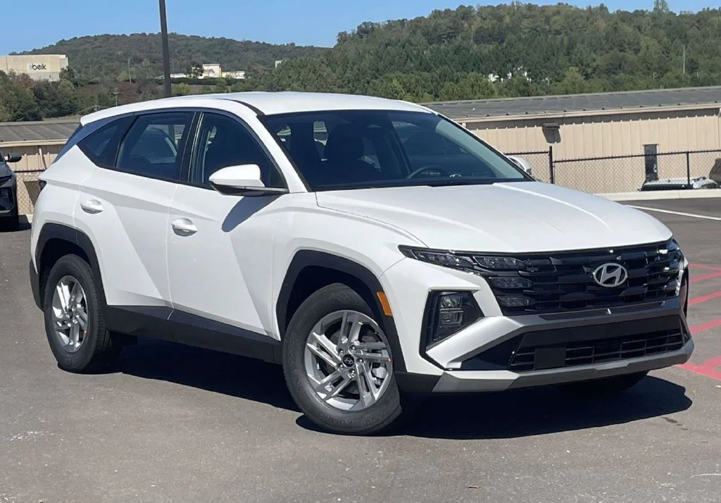 New 2026 White Hyundai SE image 1