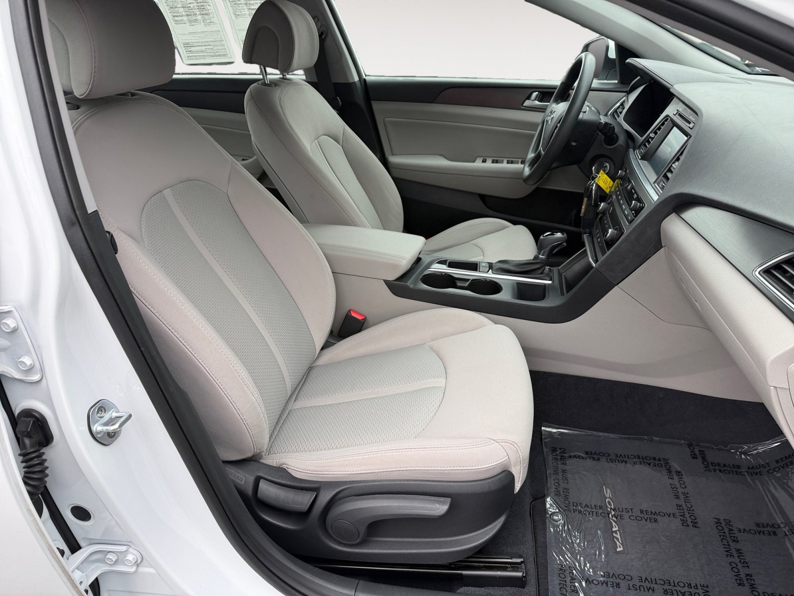 Used 2017 Quartz White Pearl Hyundai Sport image 19