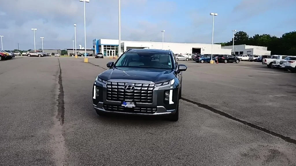 Used 2025 Gray Hyundai Calligraphy image 3