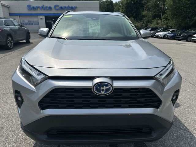 Used 2023 Silver Toyota XLE Premium image 11