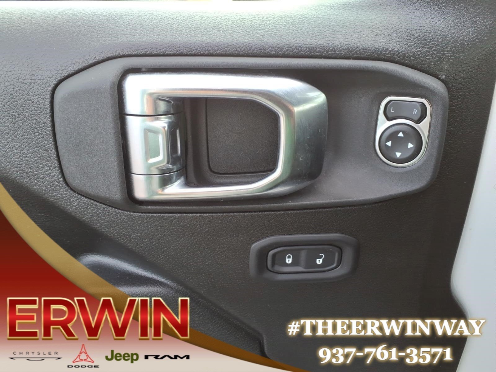 Certified Used 2025 Whit Jeep Rubicon 4xe image 11