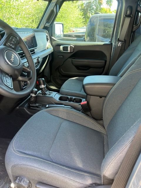 Used 2025 Gray Jeep Willys image 3