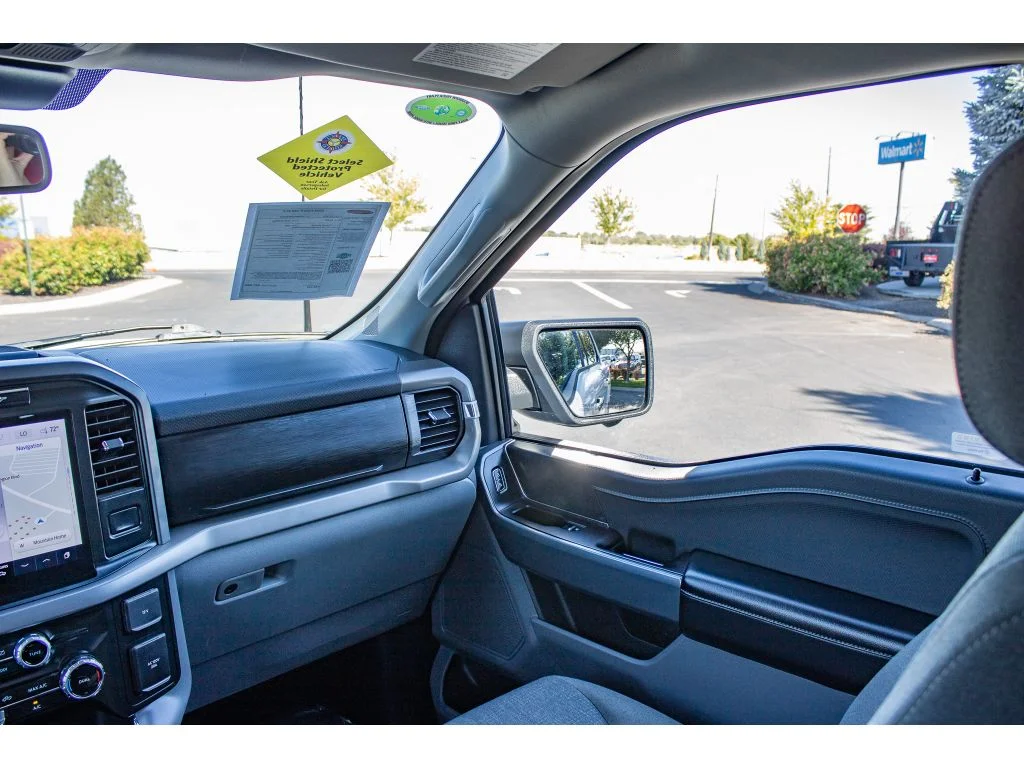 Used 2024 Oxford White Ford XLT image 19