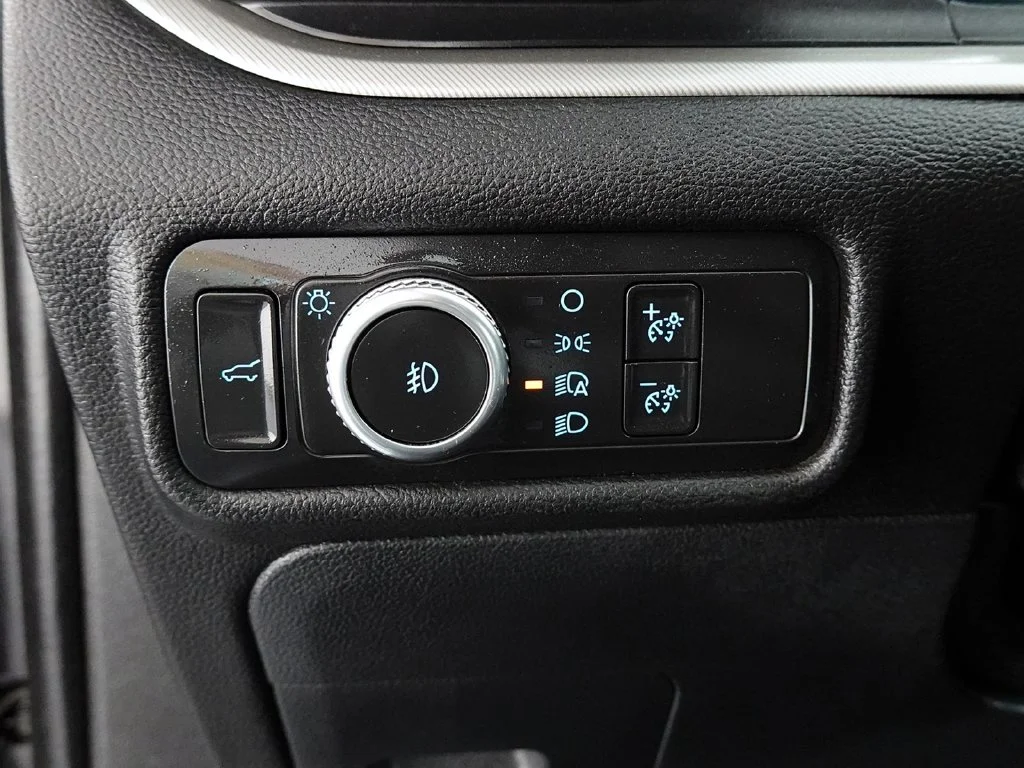 Used 2020 Black Ford XLT image 22