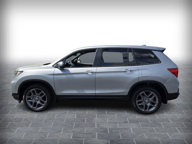 Used 2023 Silver Honda EX-L image 4