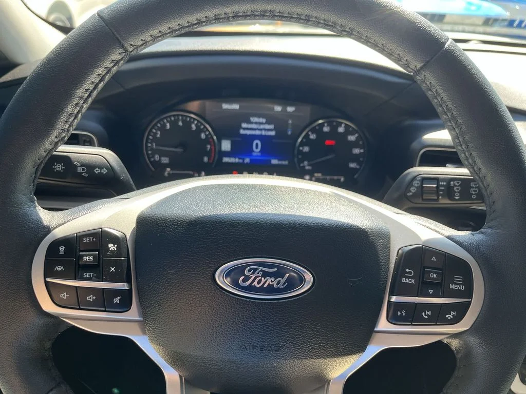 Used 2023 Silver Ford XLT image 14