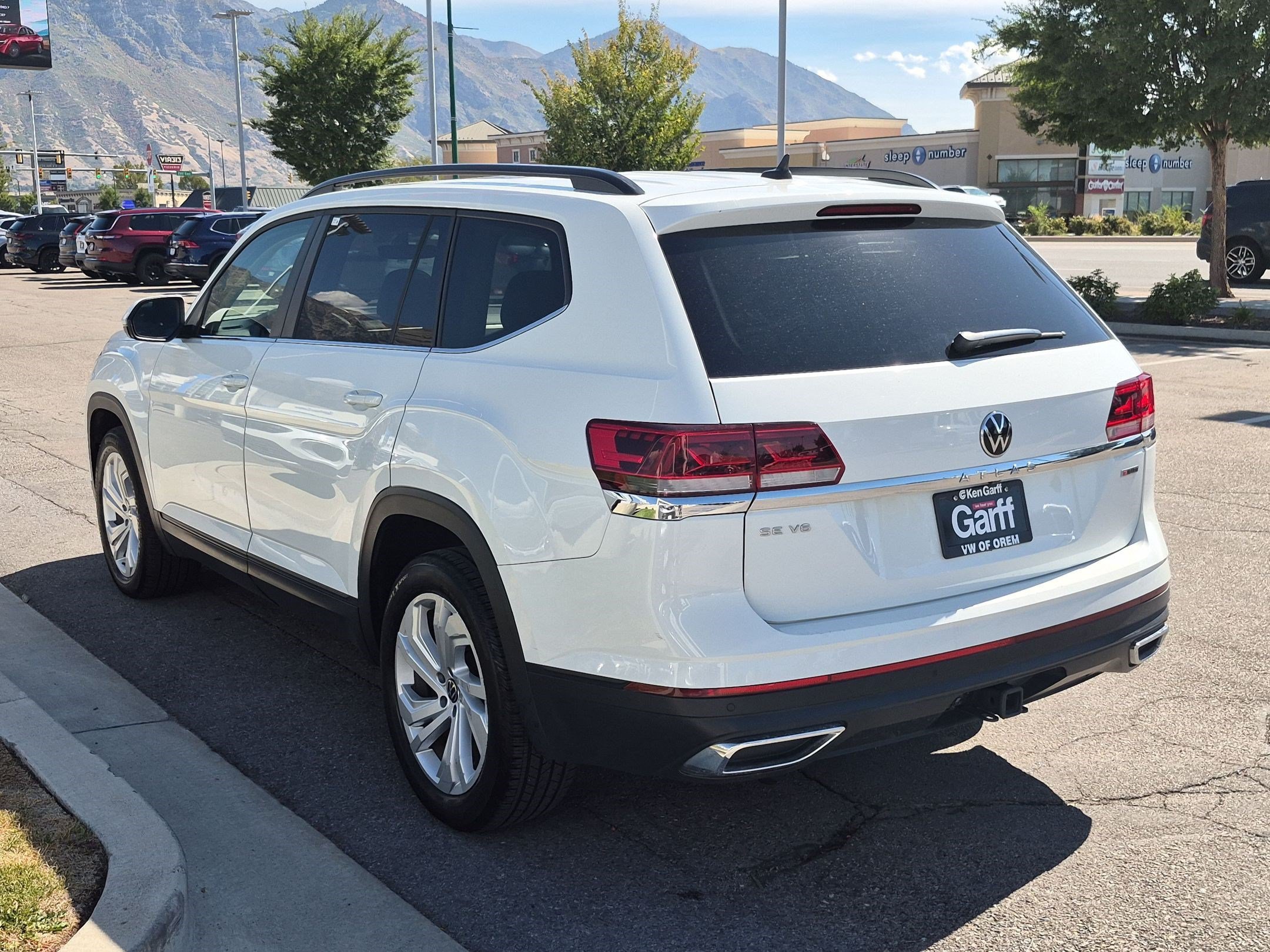 Used 2021 Pure White Volkswagen 3.6L V6 SE w/Technology image 5