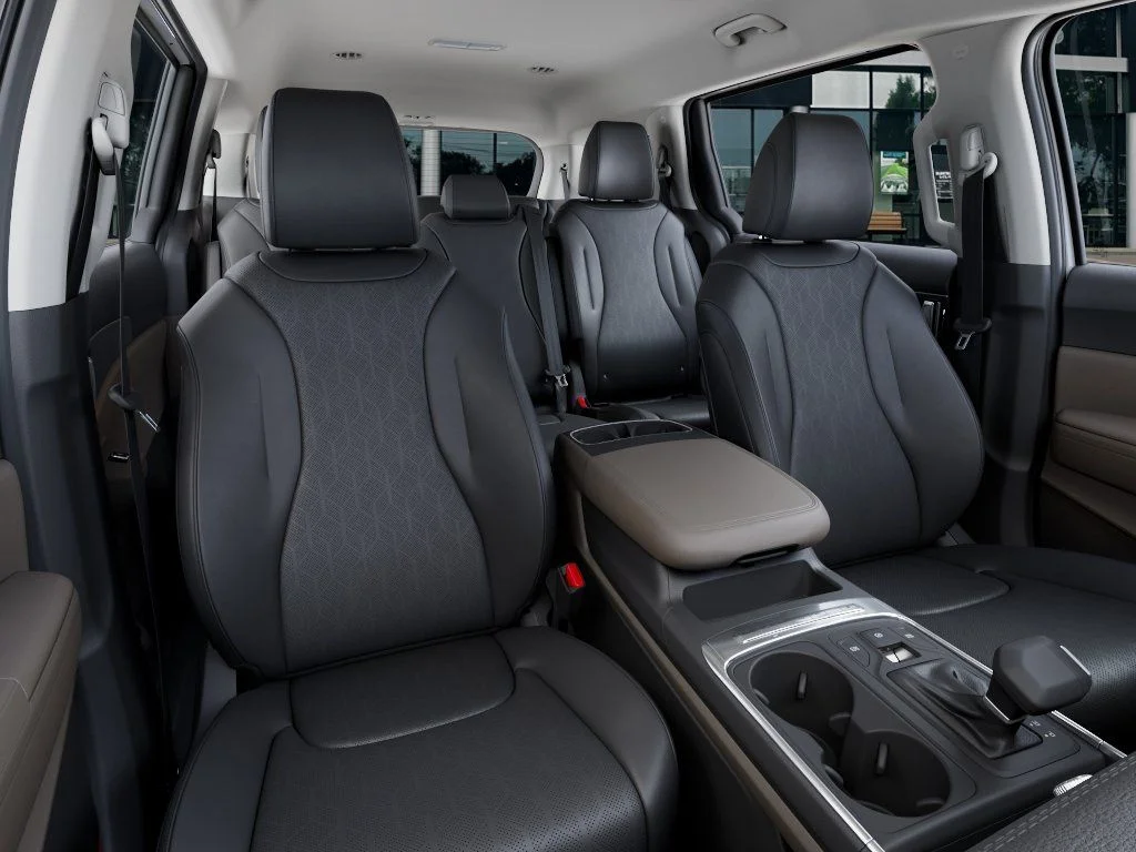New 2026 Snow White Pearl Kia LXS image 16