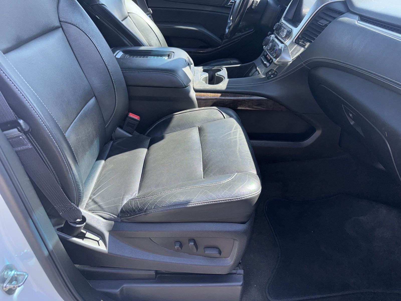 Used 2017 White Chevrolet LT image 23