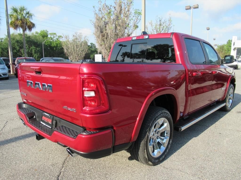 New 2026 Molten Red Pearl-Coat Exterior Paint RAM Big Horn/Lone Star image 6