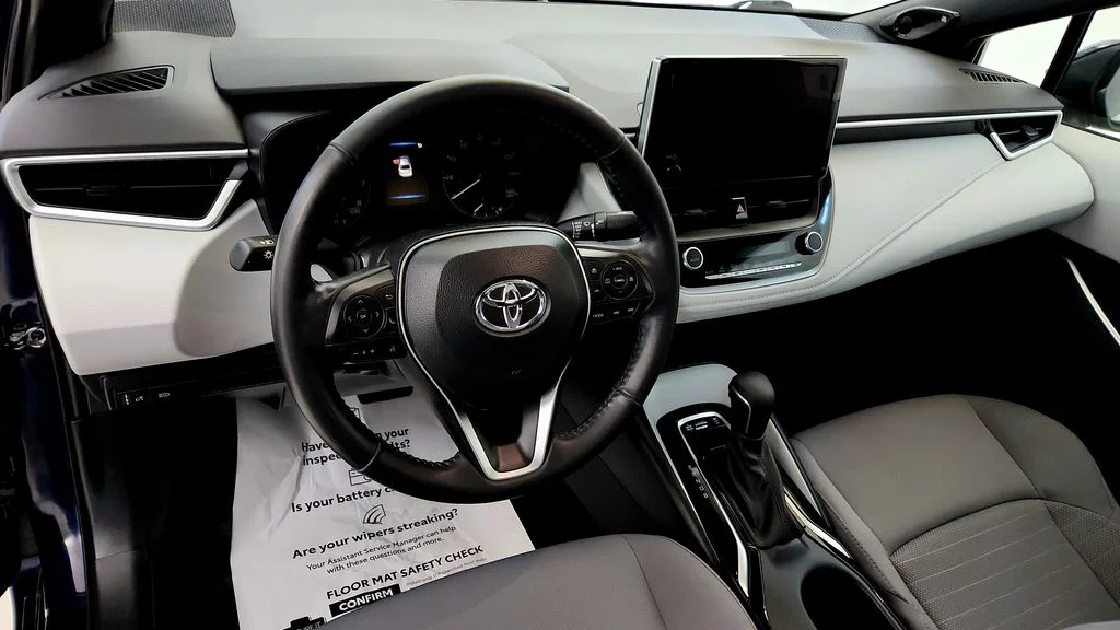 Used 2023  Toyota SE image 24