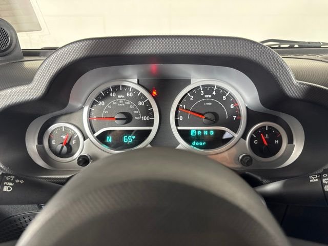 Used 2010 White Jeep Unlimited Rubicon image 15