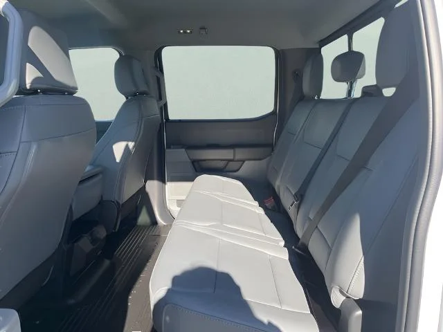 New 2026 Oxford White Ford F-350® XL image 41