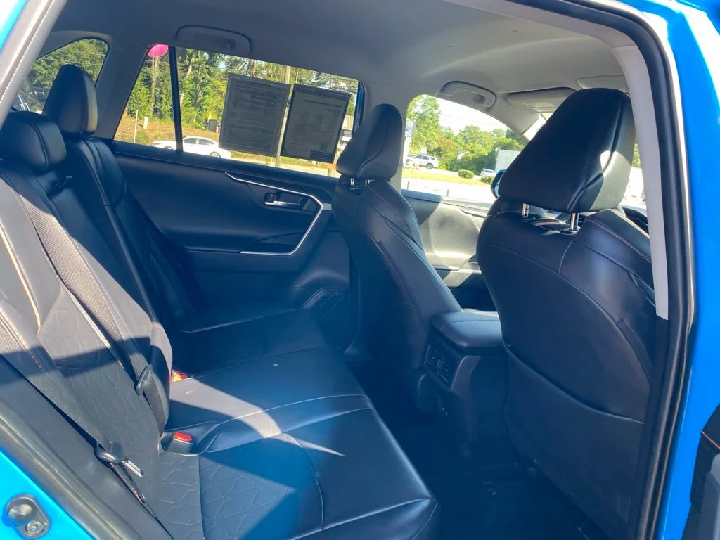 Used 2020 Blue Toyota Adventure image 17