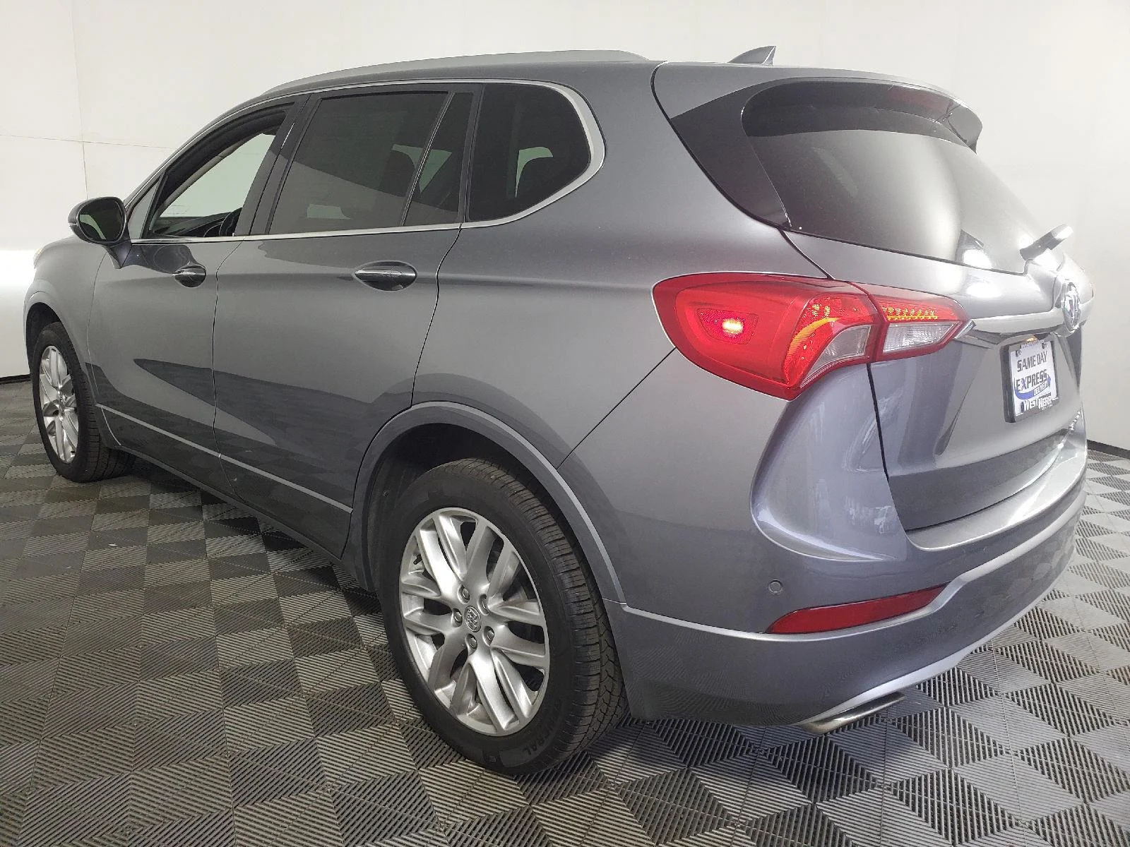 Used 2019 Satin Steel Metallic Buick Premium image 4